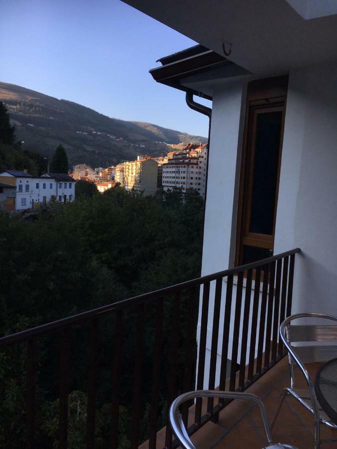 דירות קנגס דל נרסאה Narcea Turismo Real מראה חיצוני תמונה